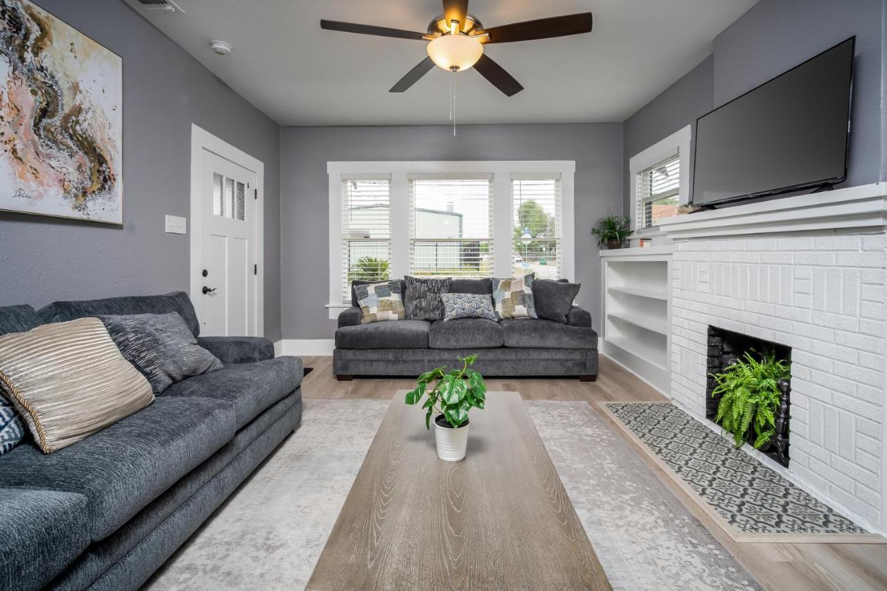 Spacious Home Near Downtown Σαν Αντόνιο Εξωτερικό φωτογραφία